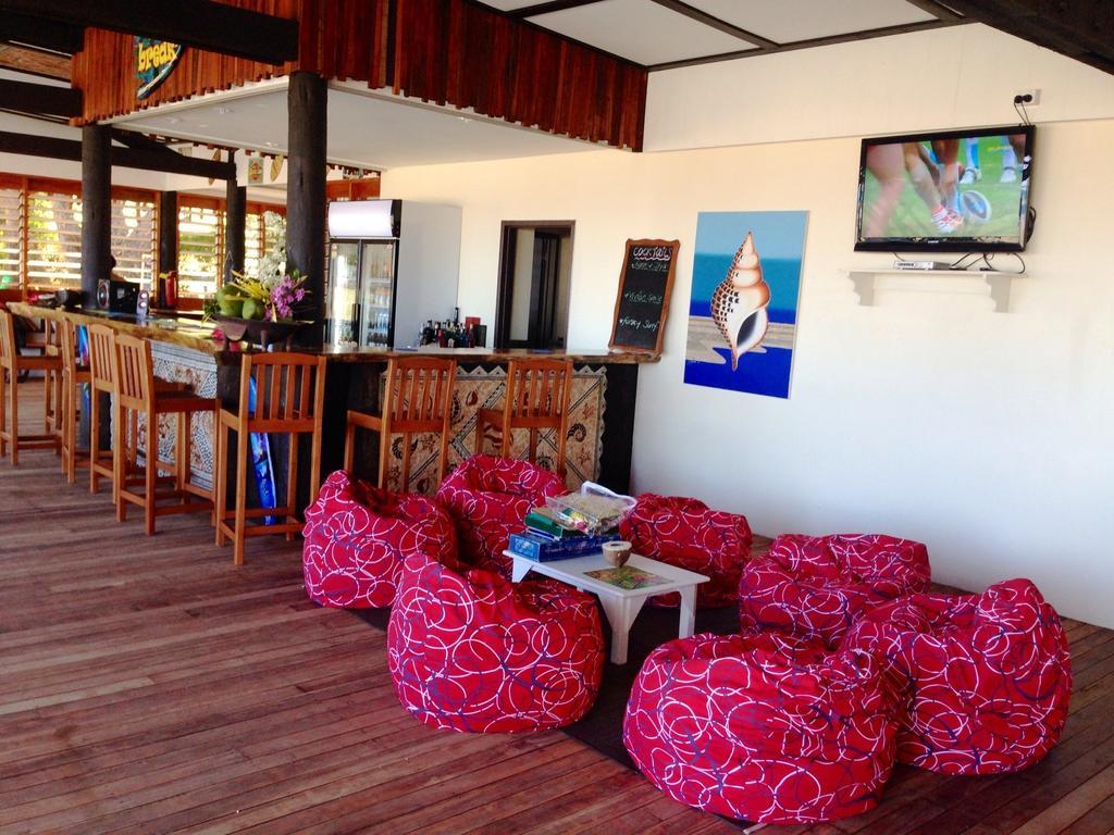 Funky Fish Beach & Surf Resort Solevu Eksteriør bilde